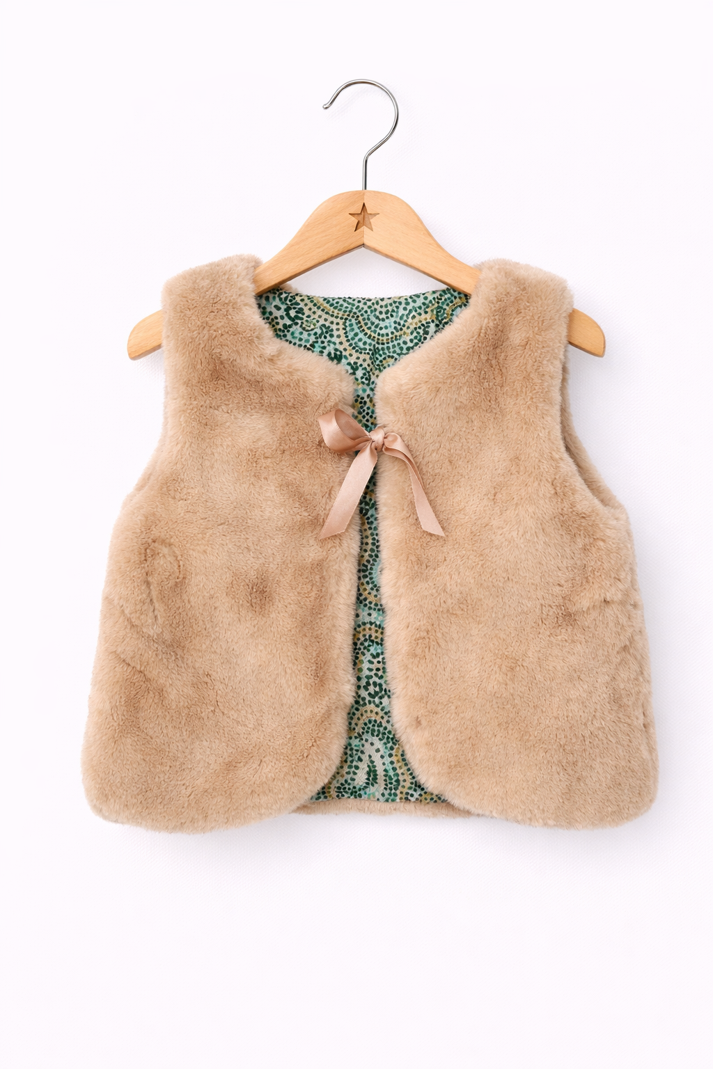 gilet berger enfant fond vert